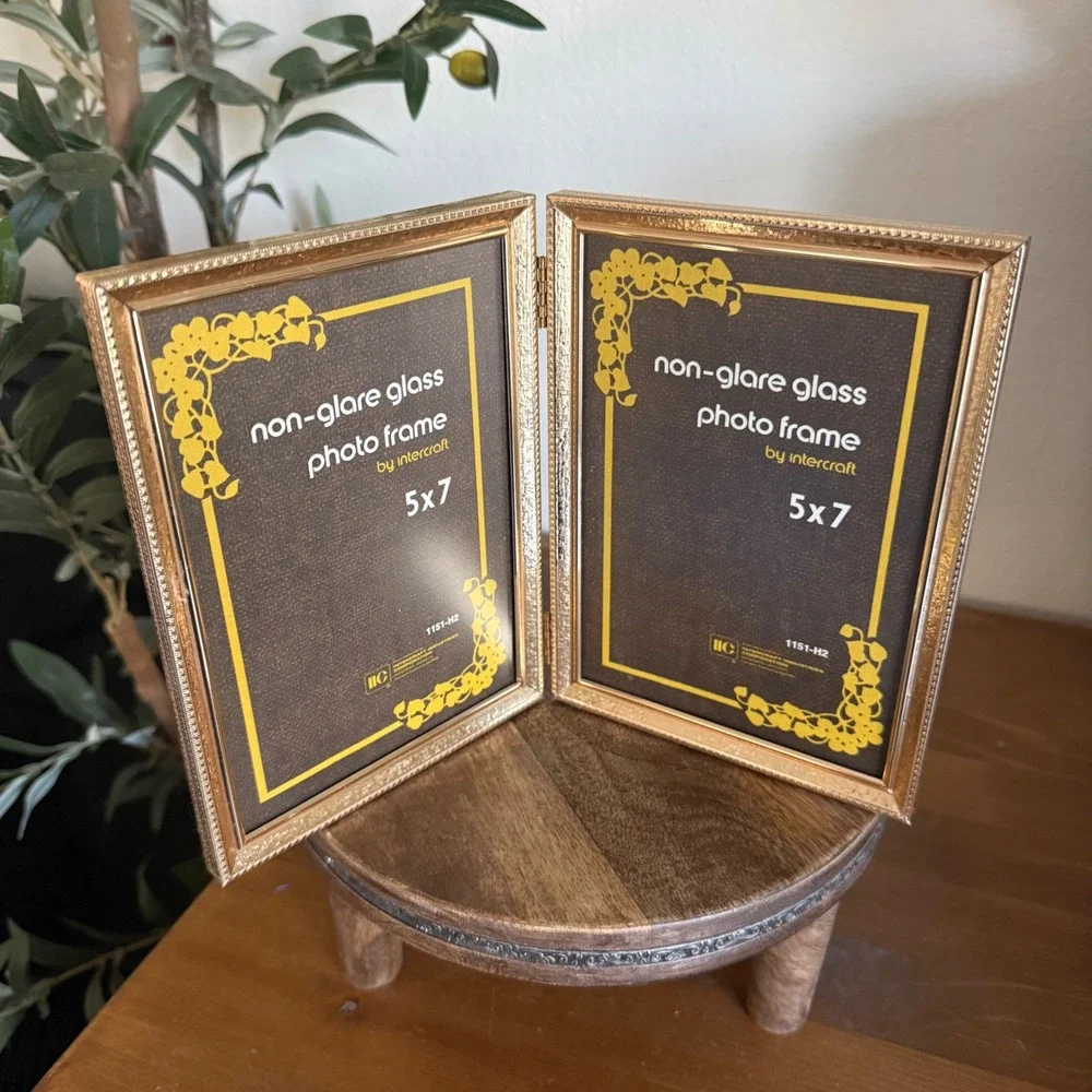 Intercraft Gold Metal Double Hinged 5x7 Photo Frame Non-Glare Glass 1151-H2
